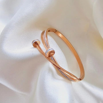 Regalia Dual Nail Bracelet