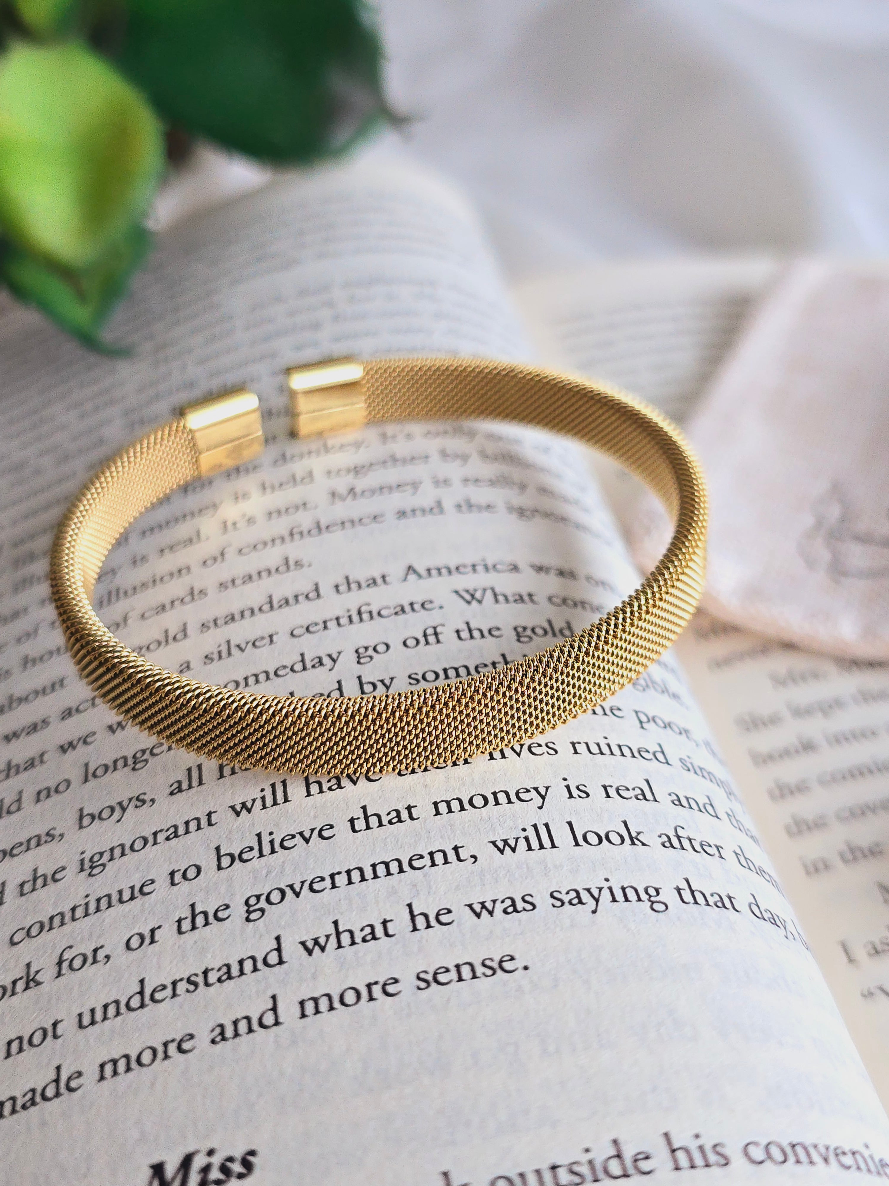 Aurum Mesh Cuff
